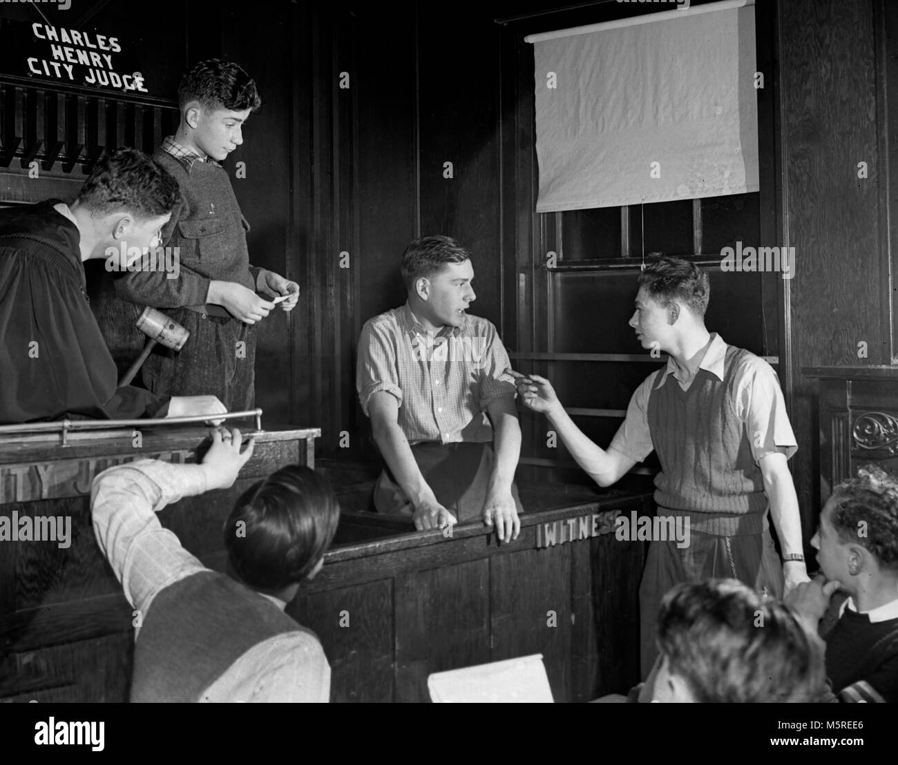 Chicago's Boy's Brotherhood détient d'un procès simulé session, ca. 1942. Banque D'Images