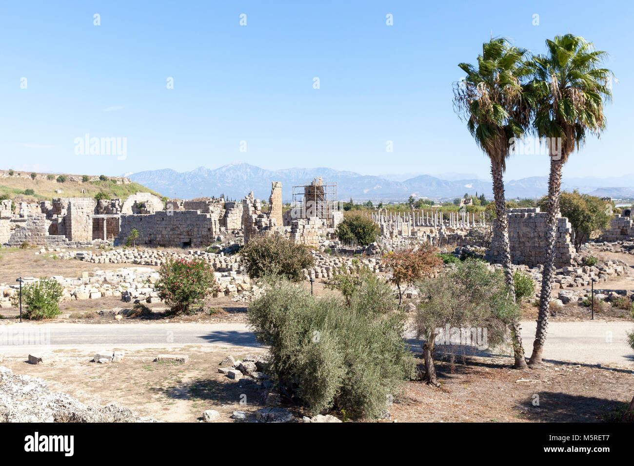 Grande baignoire dans les ruines de la ville antique de Pergé en Turquie Antalya. Banque D'Images