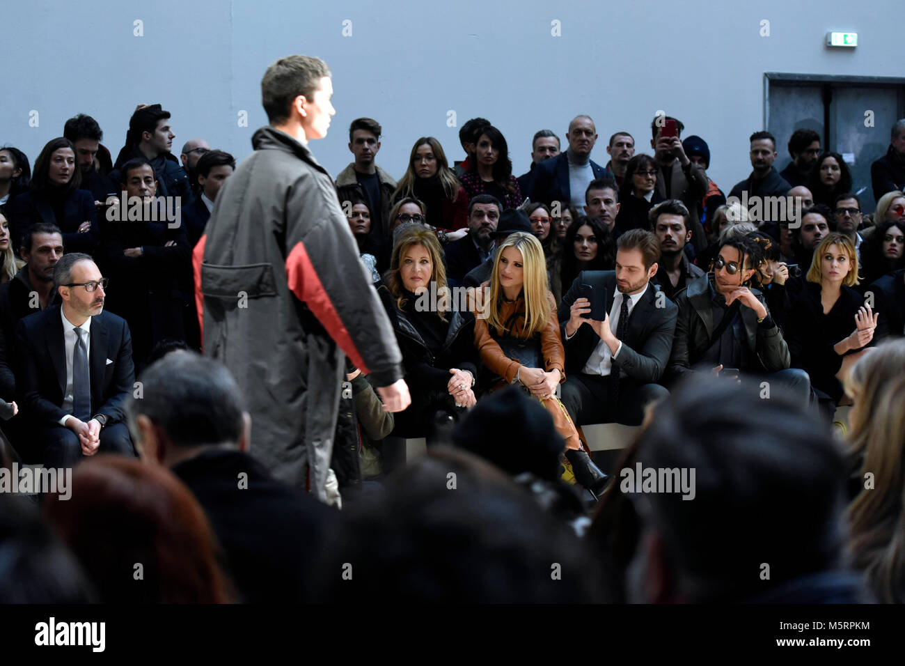 Milan, Italie. Feb 25, 2018. La femme de Milan Fashion Week Automne Hiver 2018 2019. Milano Moda donna, autunno inverno 2018 2019. Trussardi. Front Row - Dans la photo : Michelle Hunziker Tomaso Trussardi Luisa : Crédit Photo Agency indépendante/Alamy Live News Banque D'Images