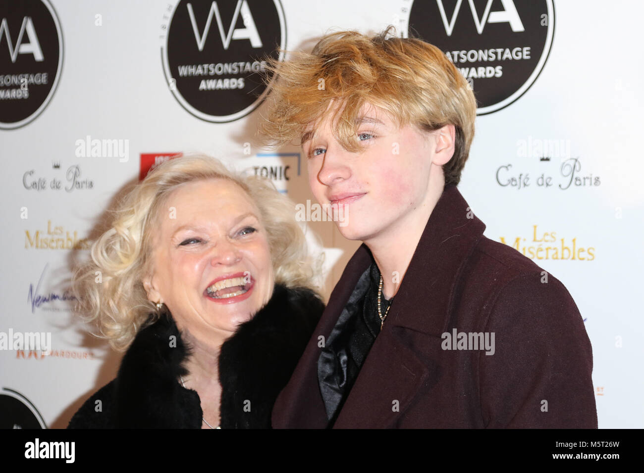 Londres, Royaume-Uni. Feb 25, 2018. Sandra Dickinson, Ty Tennant, WhatsOnStage Awards, Prince of Wales Theatre, Londres UK, 25 février 2018, photo de Richard Goldschmidt : Riche de crédit Gold/Alamy Live News Banque D'Images