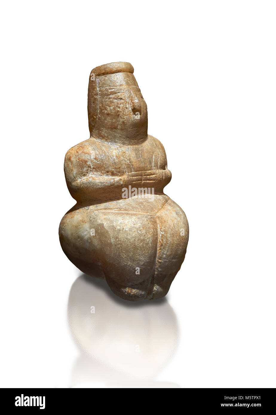 Petite statue d'albâtre calcaire du Néolithique ancien d'une déesse assise à la Ligue de Cungiau Declomputzu Marcu, Sardaigne, Italie. Museo Archeologico nazisme Banque D'Images