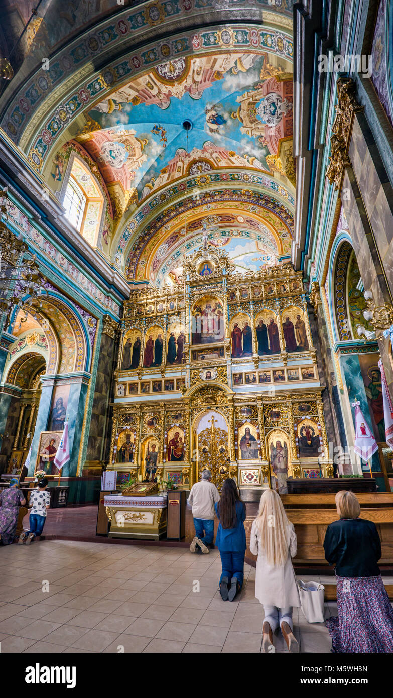 À l'iconostase de la cathédrale grecque-catholique de la Sainte Résurrection, ancienne église des Jésuites à Ivano-Frankivsk, Ukraine Banque D'Images