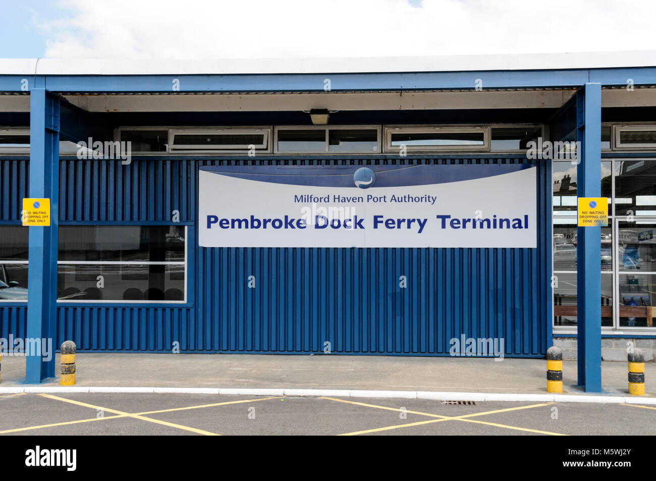 Le terminal de ferry de Pembroke Dock à Pembroke dans l'ouest du pays de Galles, Grande-Bretagne Banque D'Images