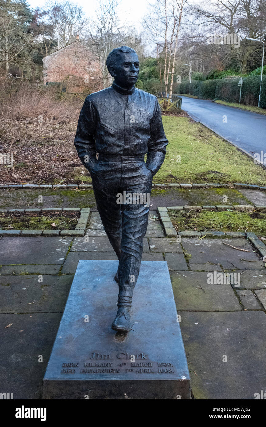 Statue de Jim Clark , pilote de course, à Kilmany , Fife, Scotland, United Kingdom Banque D'Images