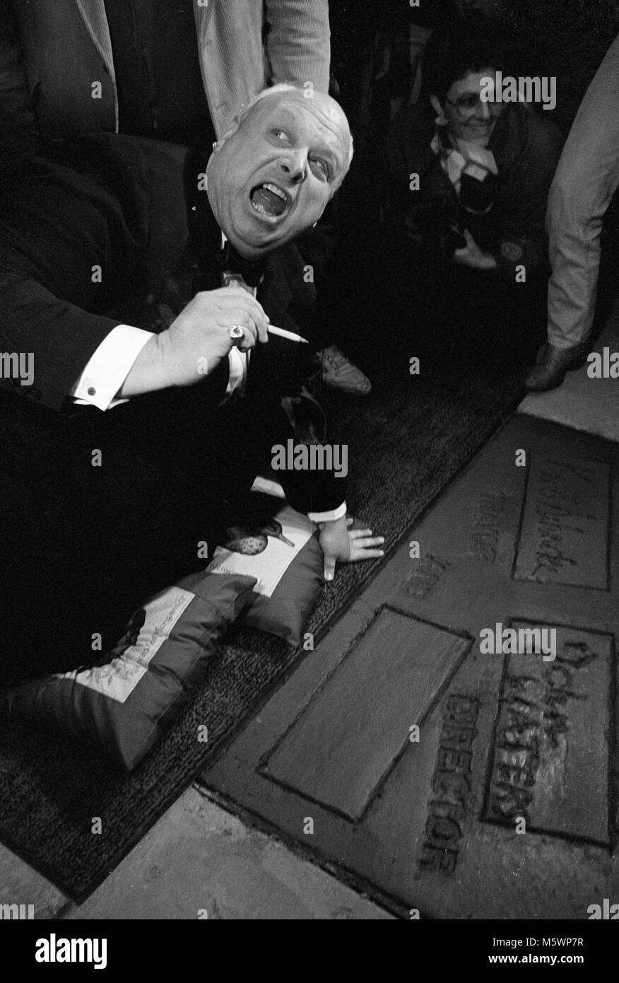 Baltimore, MD 16 février 1988 Divine (Harris Glen Milstead) de la première de l'orginial film, 'Hairspray'. Il s'apprête à ajouter son nom à la Baltimore 'Walk of Fame'. La divine est mort six semaines après la première. Credit : Patsy Lynch/MediaPunch Banque D'Images