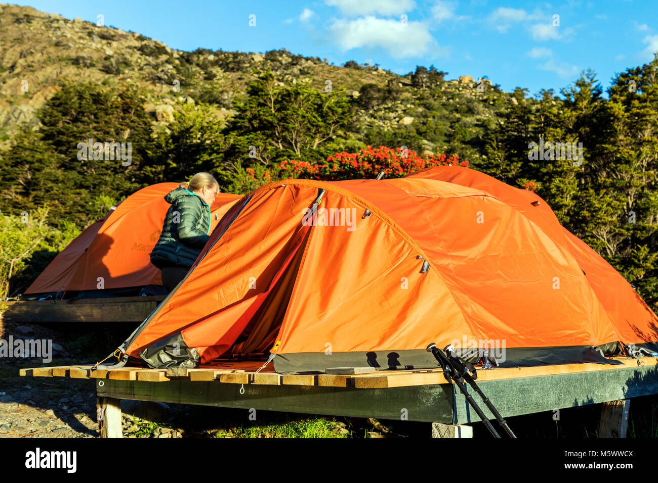 Les tentes du camp ; Refuge Cuernos ; Lago Nordenskjold ; Parc National Torres del Paine, Chili Banque D'Images