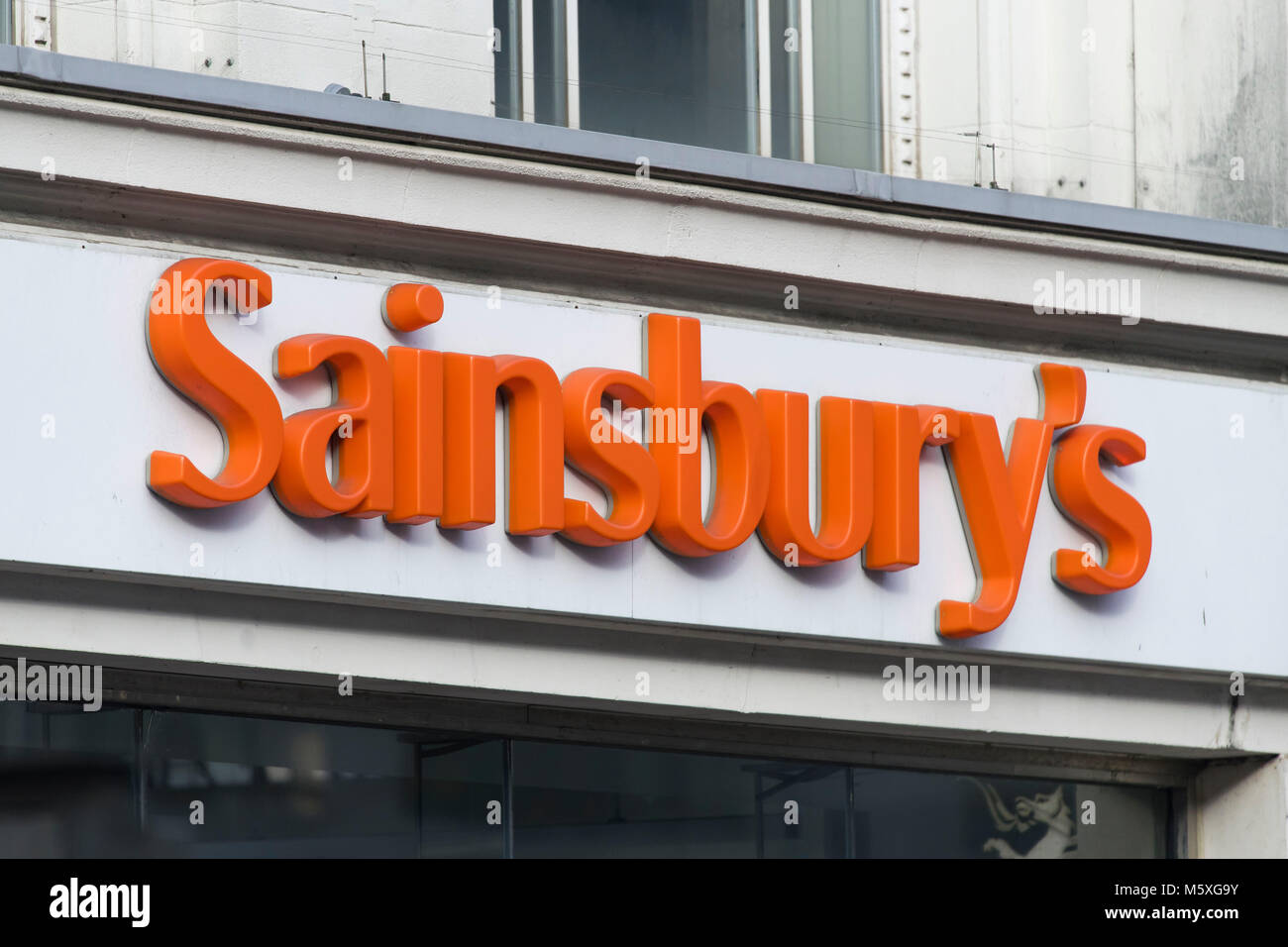 Supermarché Sainsbury's store se connecter logo. Banque D'Images