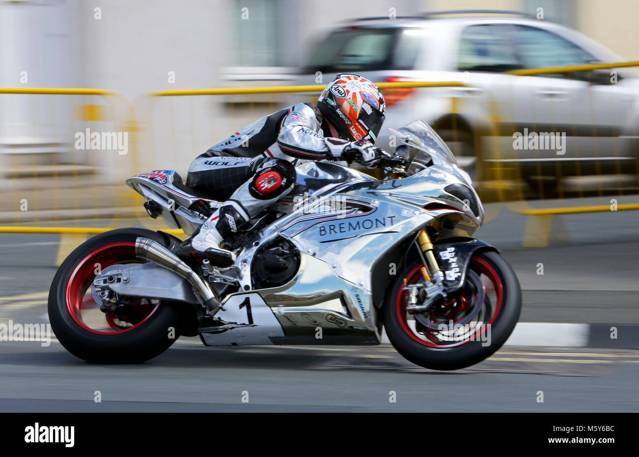 Davo Johnson sur le SG6 Norton Superbike aux courses de moto de l'île de Man TT. Banque D'Images