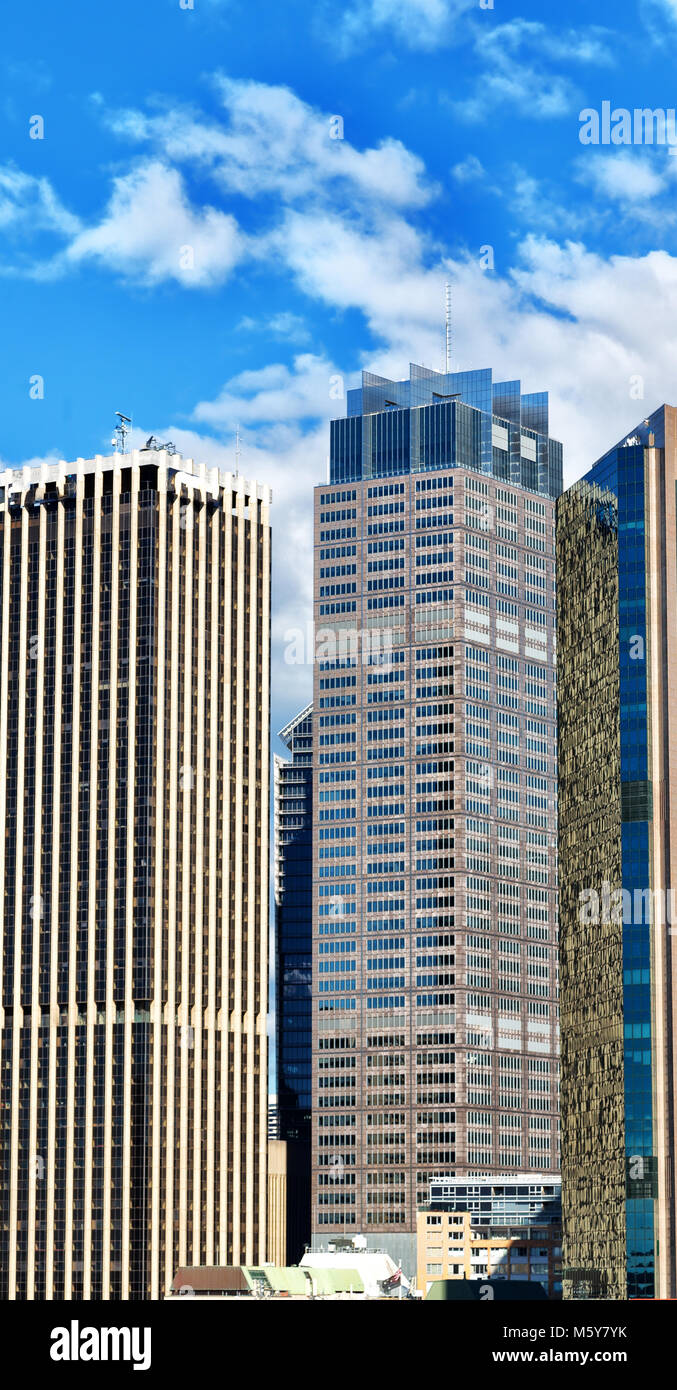 En australie sydney près du gratte-ciel acier structure métallique et de nuages Banque D'Images