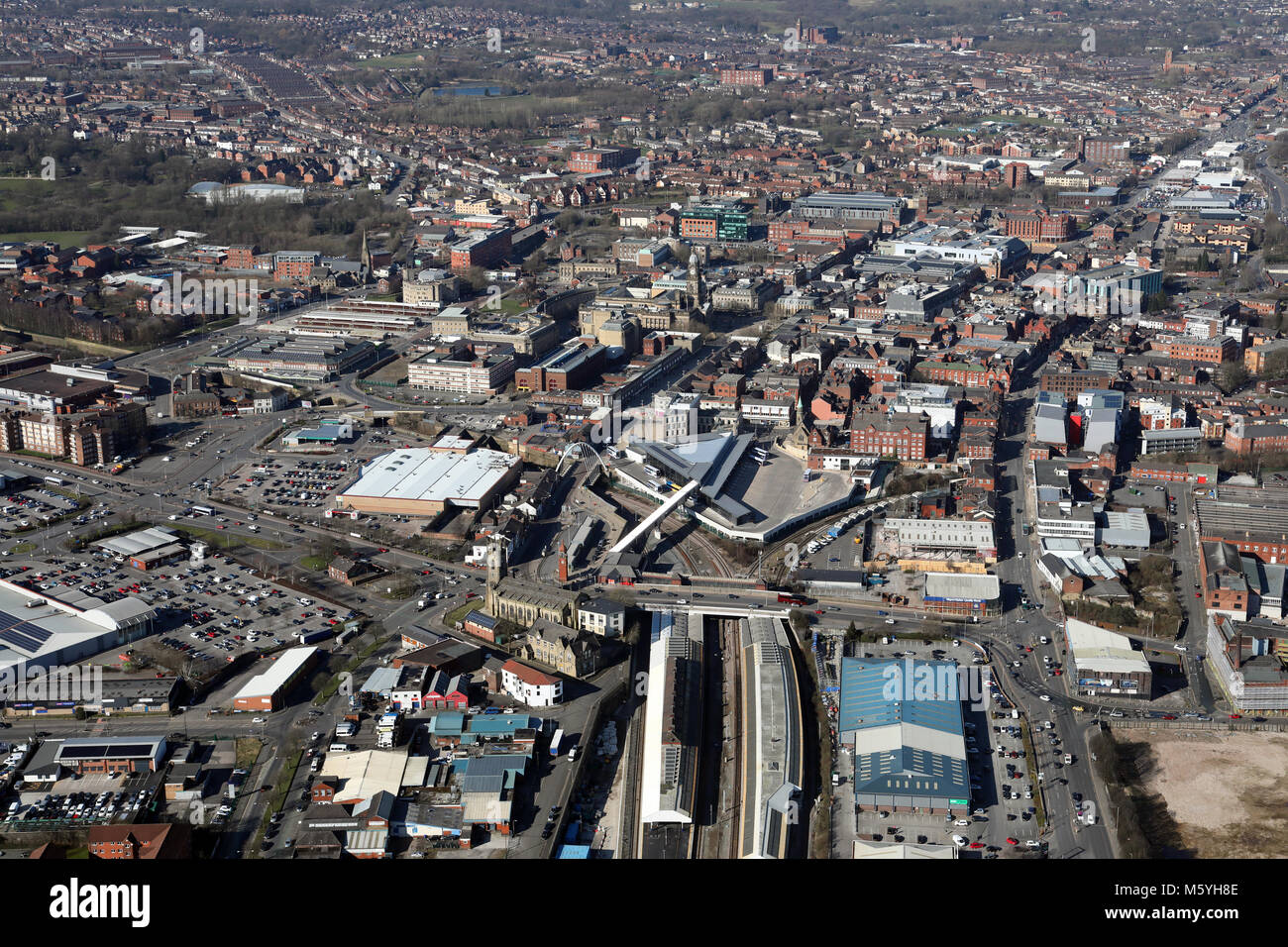Vue aérienne du centre-ville de Bolton depuis le sud, le Grand Manchester, UK Banque D'Images