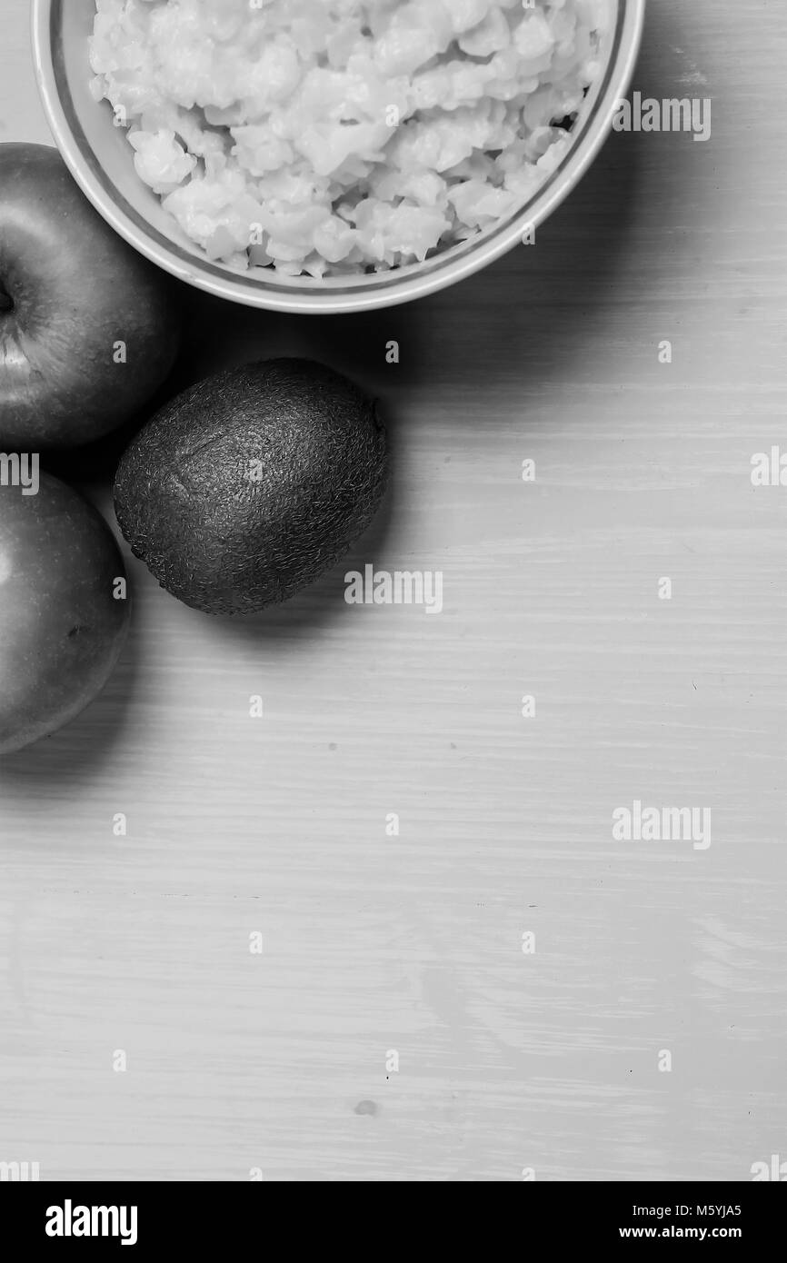 Porridge aux pommes pour le petit déjeuner Banque D'Images