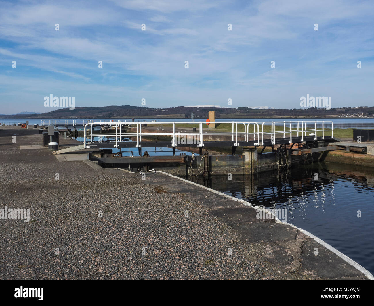 L'Clachnaharry Sea Lock, Inverness, Écosse. La British Waterways Scotland lock est l'endroit où le Canal Calédonien répond aux Beauly Firth. Banque D'Images