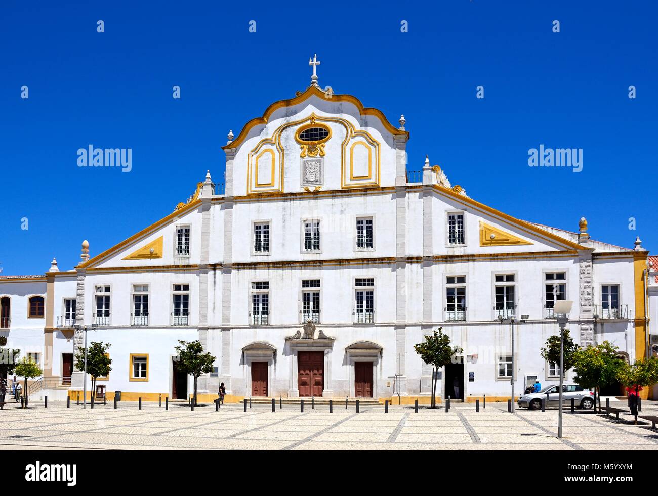 Église de l'ordre (Igreja do Colegio) en place République, Portimao, Algarve, Portugal, Europe. Banque D'Images