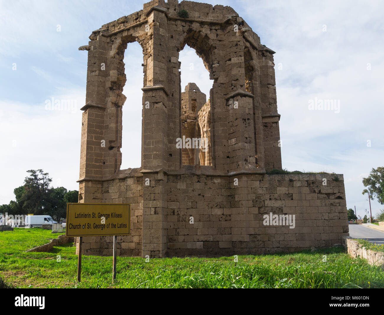 Ruines de l'église de St George des Latins l'une des plus anciennes églises de la ville fortifiée de Famagouste initialement partie du complexe monastique de R Turc Banque D'Images