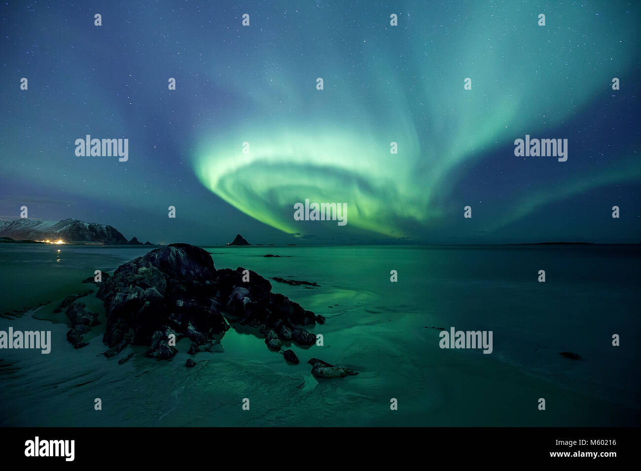 Lumières polaires dans le grand nord, Aurora Borealis, Andenes, Andoya, Île Norvège Banque D'Images
