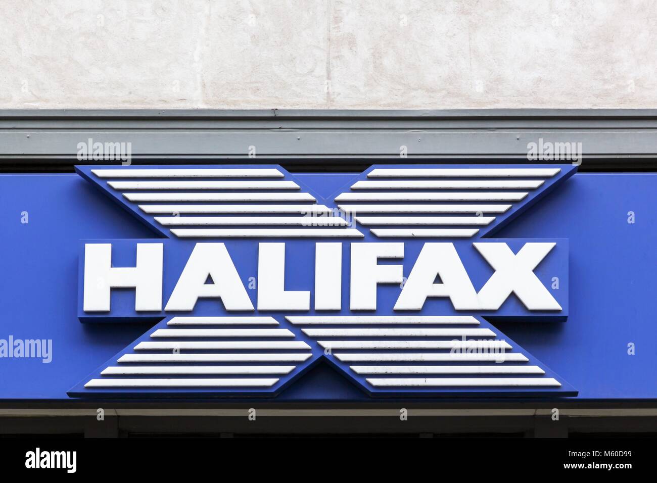 Londres, Royaume-Uni - 31 janvier 2018 : Halifax logo sur un mur. Halifax est une banque britannique sous le nom d'une division commerciale de Bank of Scotland Banque D'Images