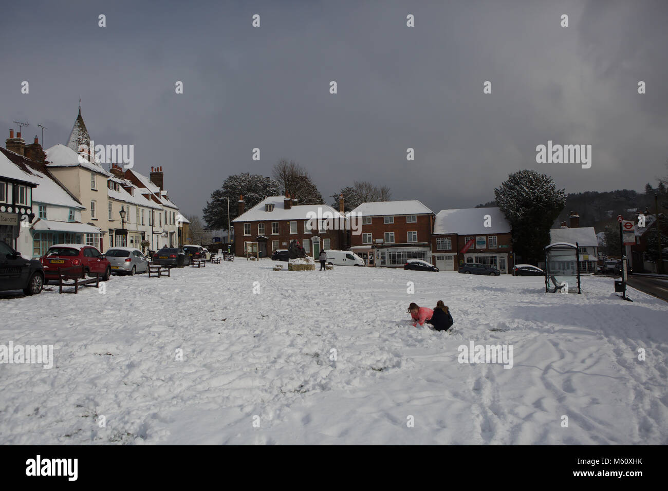 Edenbridge, UK. Feb 27, 2018. De lourdes chutes de neige de Sibérie dans le Kent comme prévu la bête de l'est passe au-dessus de la température la plus froide donnant au Royaume-Uni depuis 1986 Credit : Keith Larby/Alamy Live News Banque D'Images