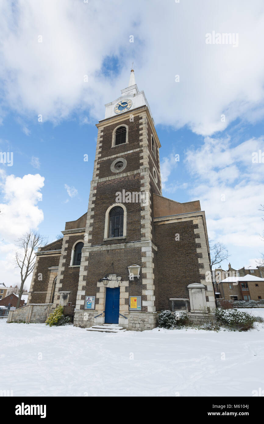 St George's Church à Gravesend, Kent, en photo dans la neige en 2018. Banque D'Images