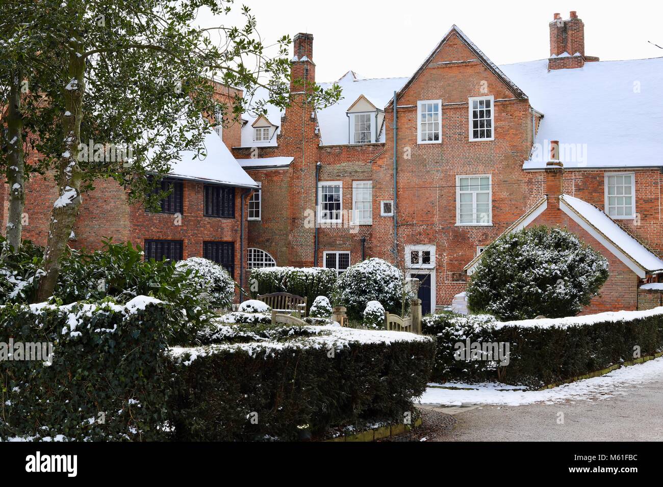 L'arrière de Christchurch Mansion par un froid jour de neige. Ipswich, Suffolk. Février 2018 L'hiver. Banque D'Images