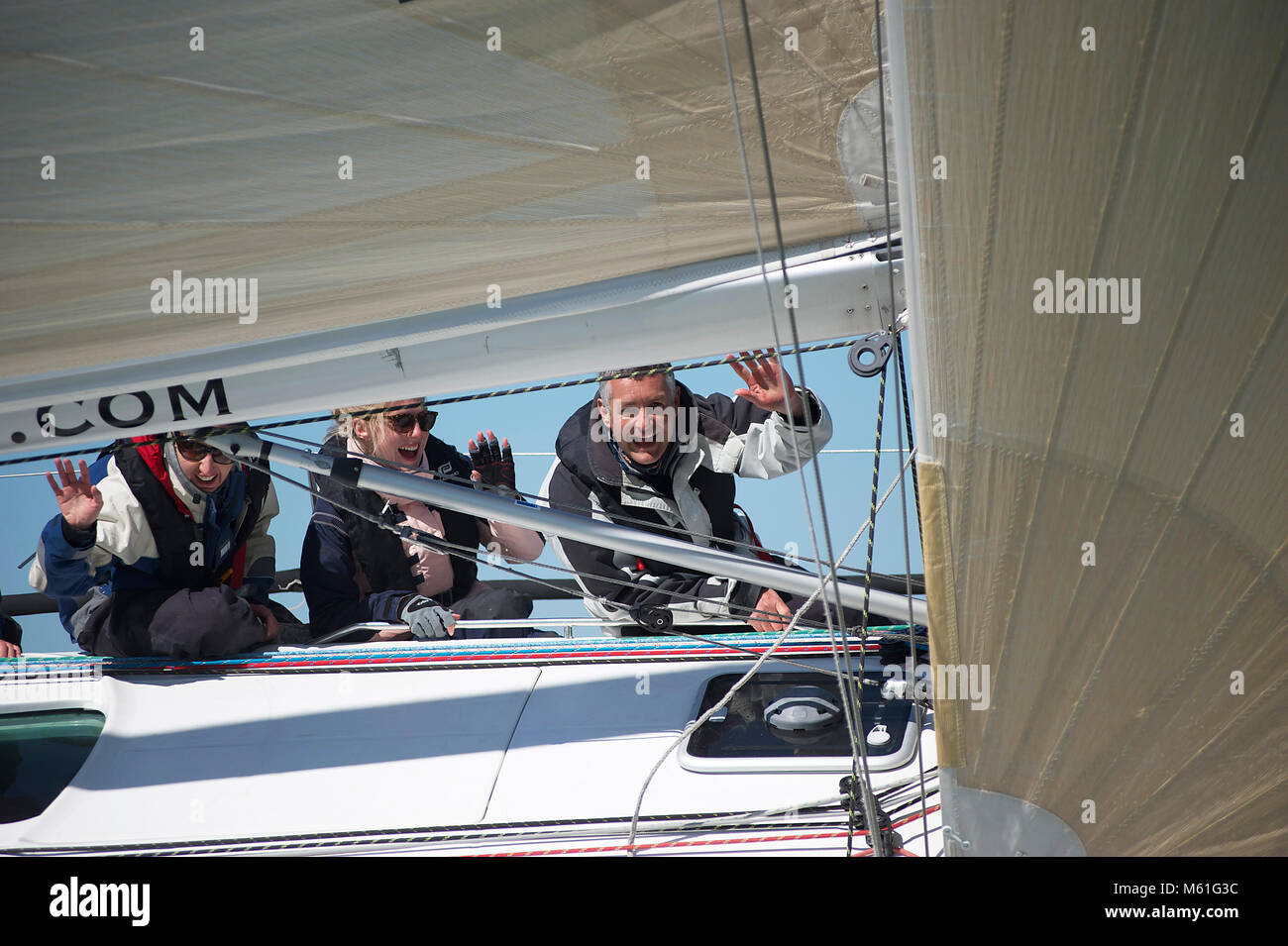 L'équipage de Lancelot Logic à Round the Island Race 2013. Plus d'infos sur le Beneteau First 40 sur http://lancelot407.com. Banque D'Images