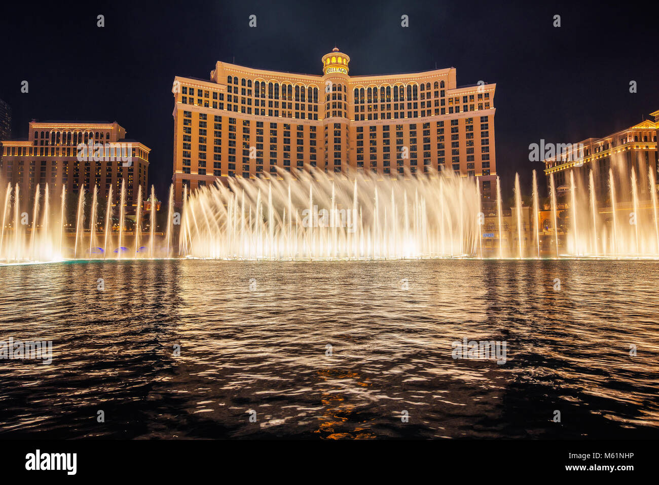 Les fontaines du Bellagio à Las Vegas de nuit Banque D'Images
