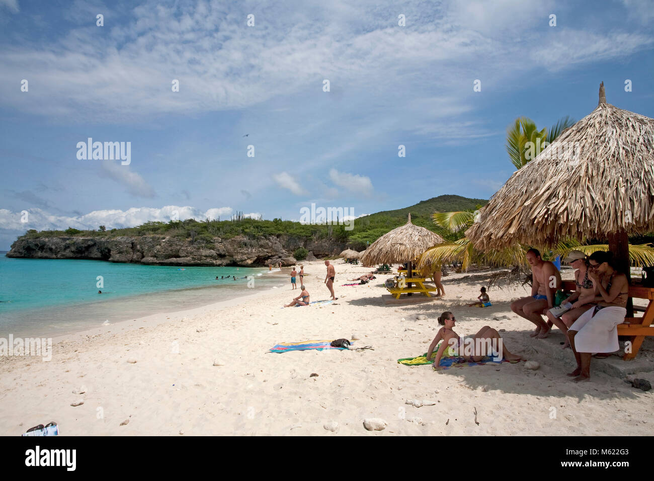 Les touristes à la plage populaire 'Grote Knip', Curacao, Antilles, Caraïbes, mer des Caraïbes Banque D'Images