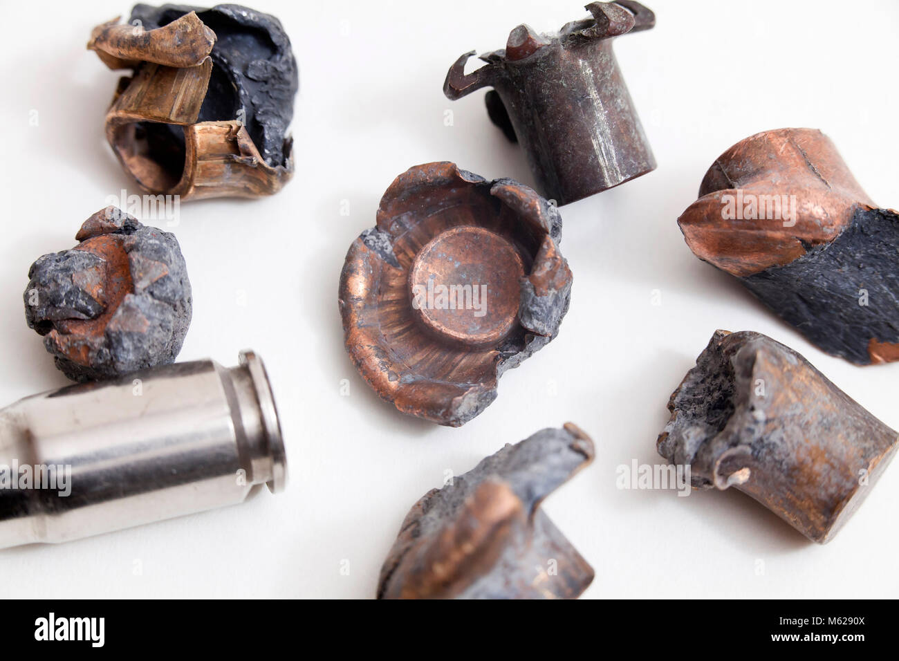 Différents types de projectiles (balles passé récupéré) montrant l'explosion (extension) - USA Banque D'Images