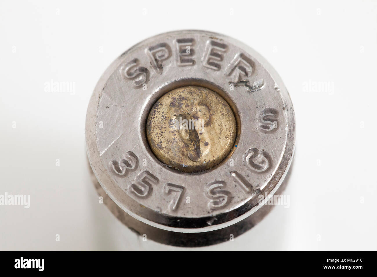 Close up de percuteur marque sur un outil Sig 357 Speer a passé cartouche cylindrique Banque D'Images
