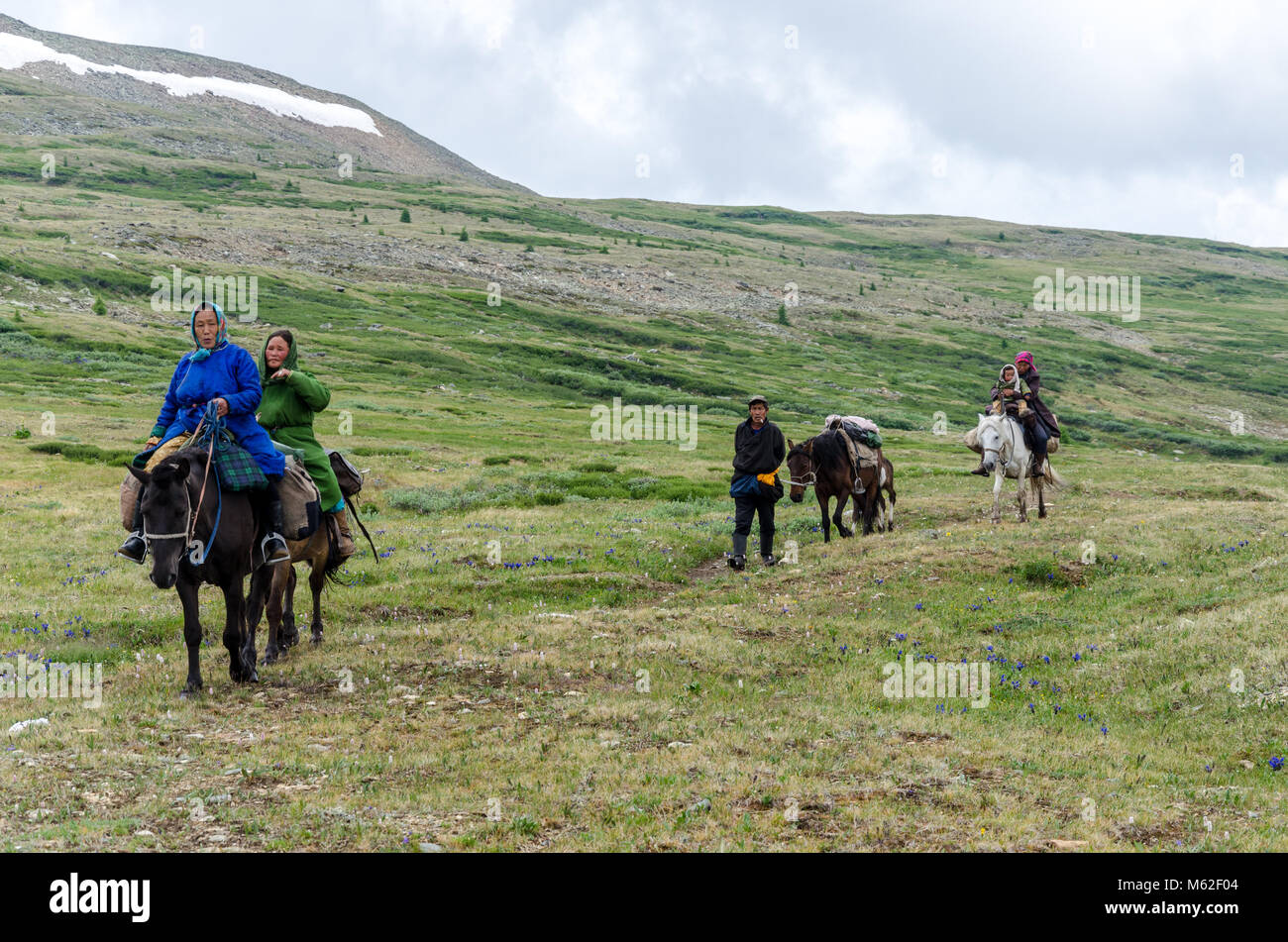 La vie Tsaatan, gardien de rennes, Tsaaganuur, Mongolie Banque D'Images
