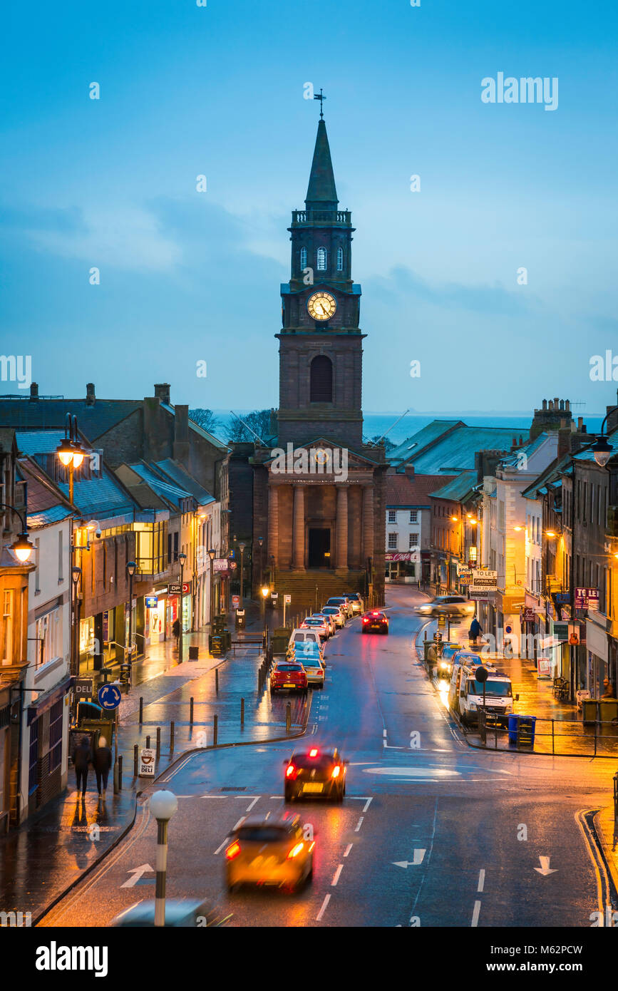 Carnforth Ville, Vue de nuit de l'hôtel de ville de Marygate dans le centre de Berwick upon Tweed, Northumberland, England, UK. Banque D'Images