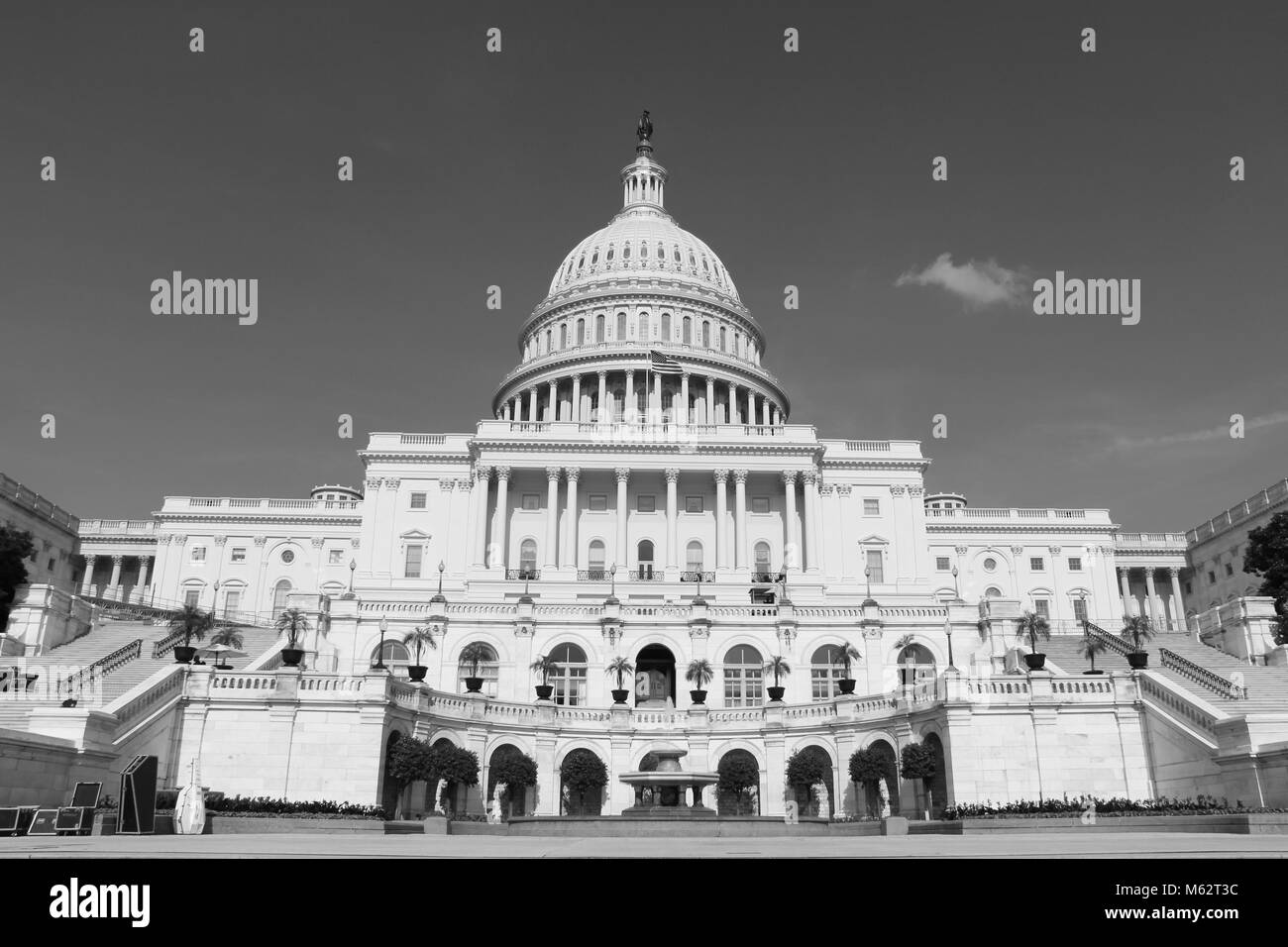 Capitole à Washington DC, en noir et blanc. L'architecture impressionnante de l'établissement emblématique. Le pouvoir du gouvernement, la législation concept Banque D'Images