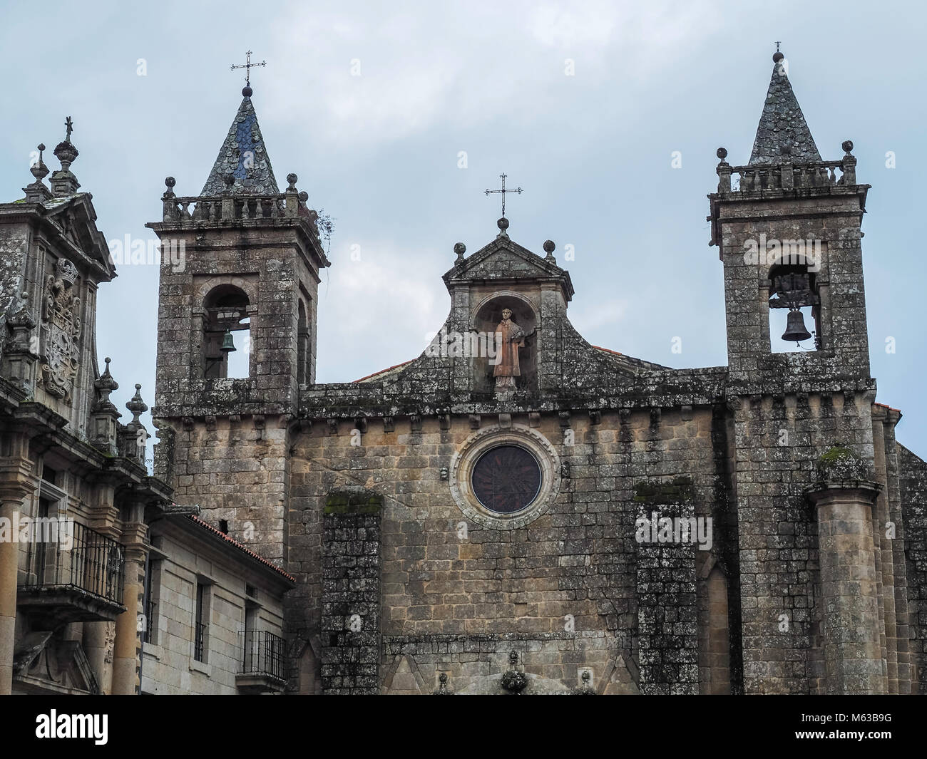 Monastère de Santo Estevo de Ribas del Sil et canyons de la rivière Sil à Ourense, Galice. Espagne Banque D'Images