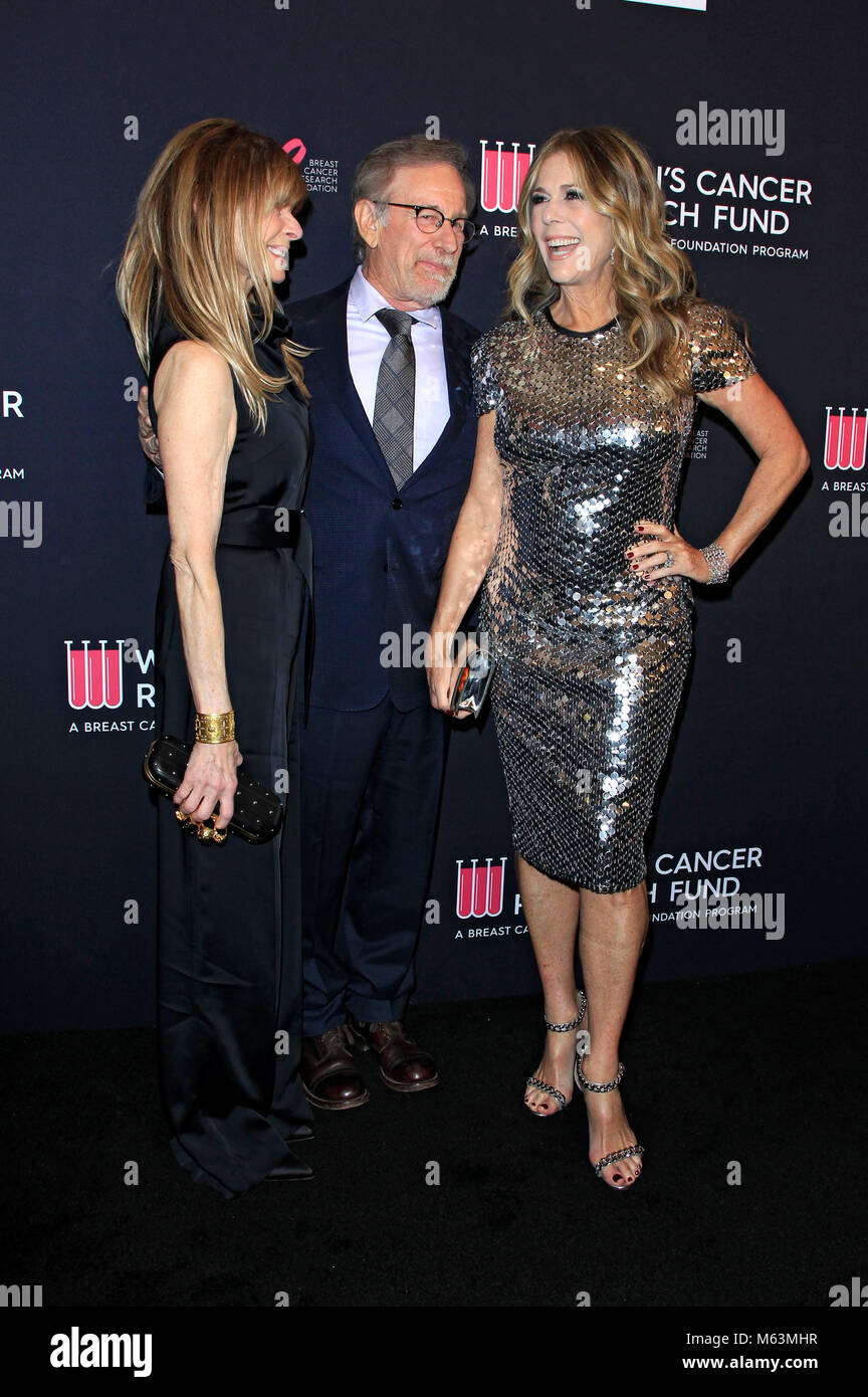 Kate Capshaw, Steven Spielberg et Rita Wilson assistant à la 'Women's Cancer Research Fund's une inoubliable soirée gala-bénéfice" à Beverly Wilshire Four Seasons Hotel le 27 février 2018 à Beverly Hills, Californie. Banque D'Images