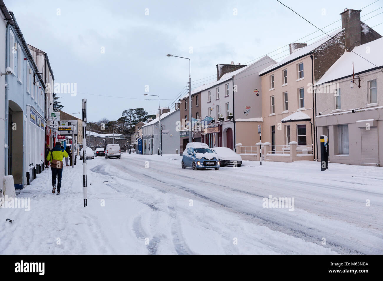 Celbridge, Kildare, Irlande. 28 févr. 2018 Irlande : la météo. Bête de l'est hits villages irlandais. La neige lourde chute de Meknès. La neige et la glace font des conditions de conduite difficiles. Alerte météo rouge. Banque D'Images