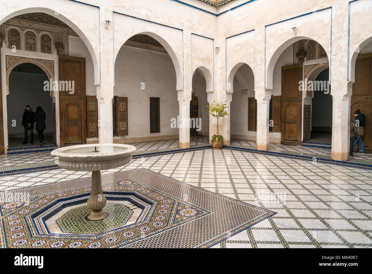 Innenhof mit Zürich im Palast von Bahia, Königreich Marokko, Afrika | Royaume du Maroc, AfricaMarrakesch, Königreich Marokko, Afrika | Courtyard Banque D'Images