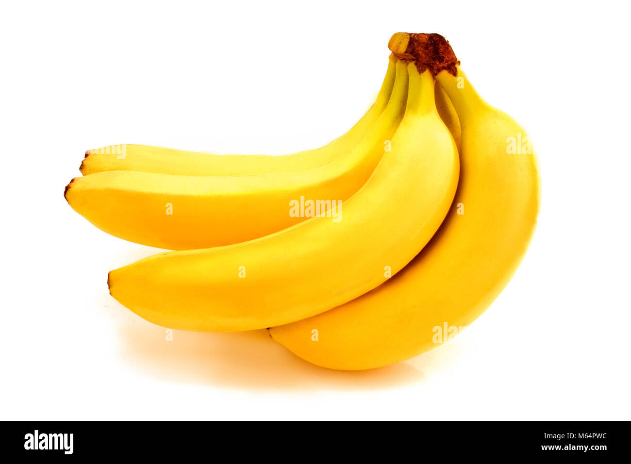 La banane isolé sur blanc. Régime de bananes isolé sur fond blanc. La banane jaune Banque D'Images