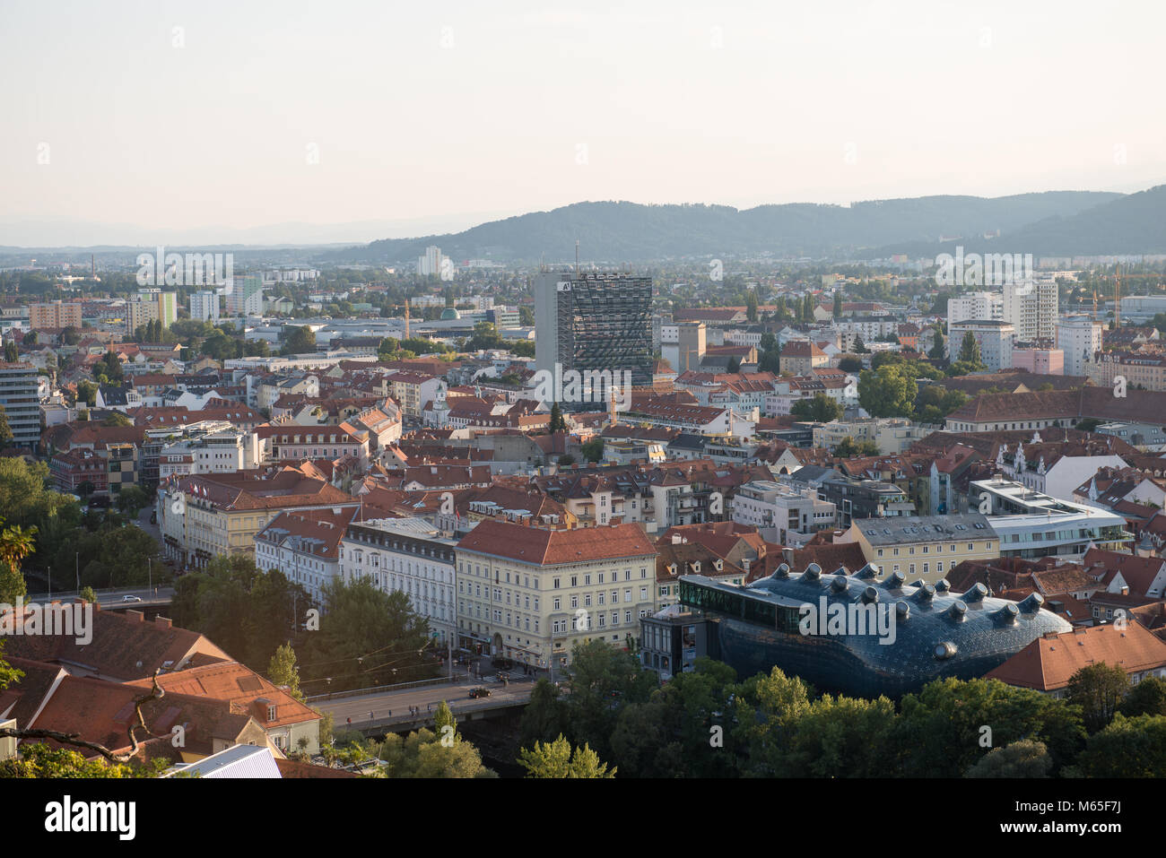 Panorama de Graz en Autriche comme vu de la colline du château (Schlossberg) Banque D'Images
