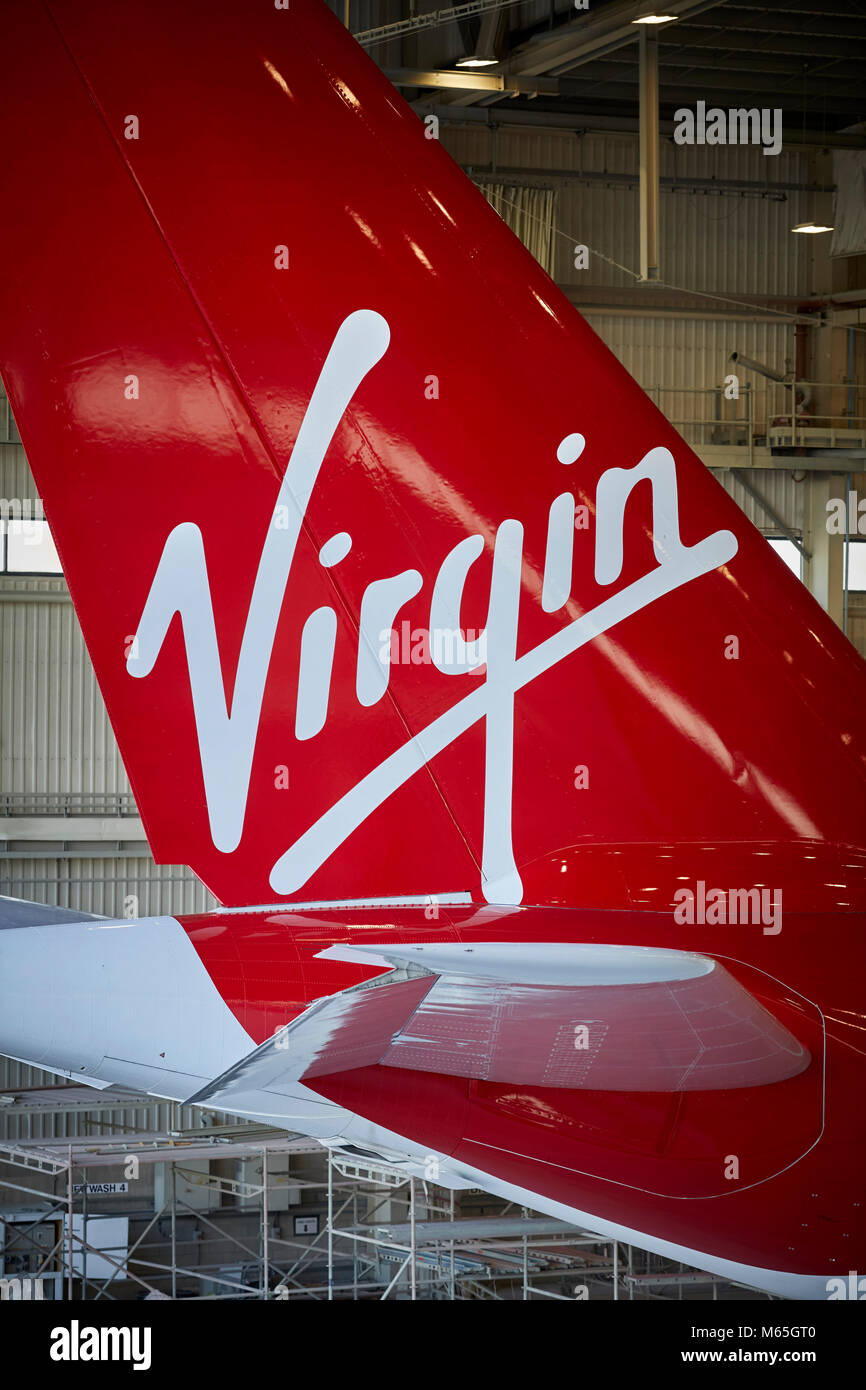 L'aéroport de Manchester Virgin Atlantic queue Airbus 340 Banque D'Images