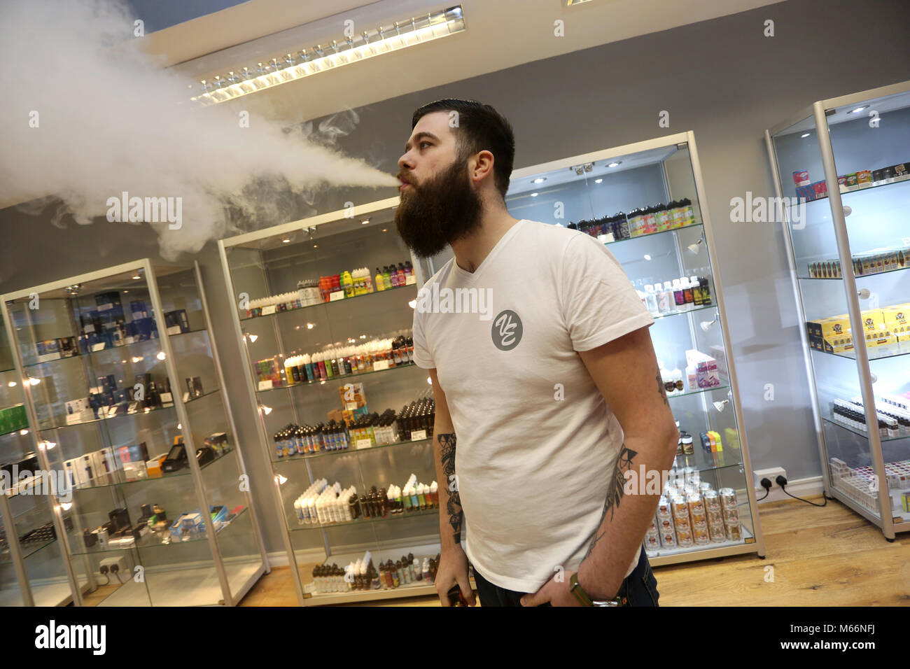 Une cigarette lectronique vapeur vapeur appel boutique Evolution  Bognor  Regis, au Royaume-Uni Photo Stock - Alamy