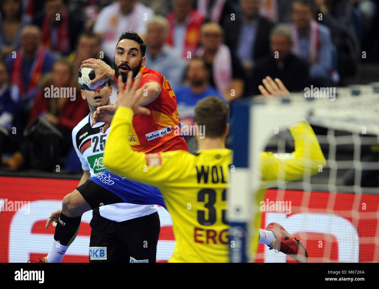 Cracovie, Pologne - 31 janvier 2016 : Men's EHF Handball européen Russie EURO 2016 Cracovie Tauron Arena Allemagne Espagne o/p : Valero Riviera Andreas Wolf Banque D'Images