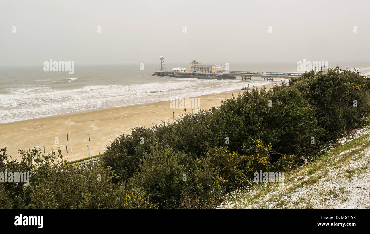 Surfeur des Neiges - La plage de Bournemouth 01 Mars 2018 Banque D'Images