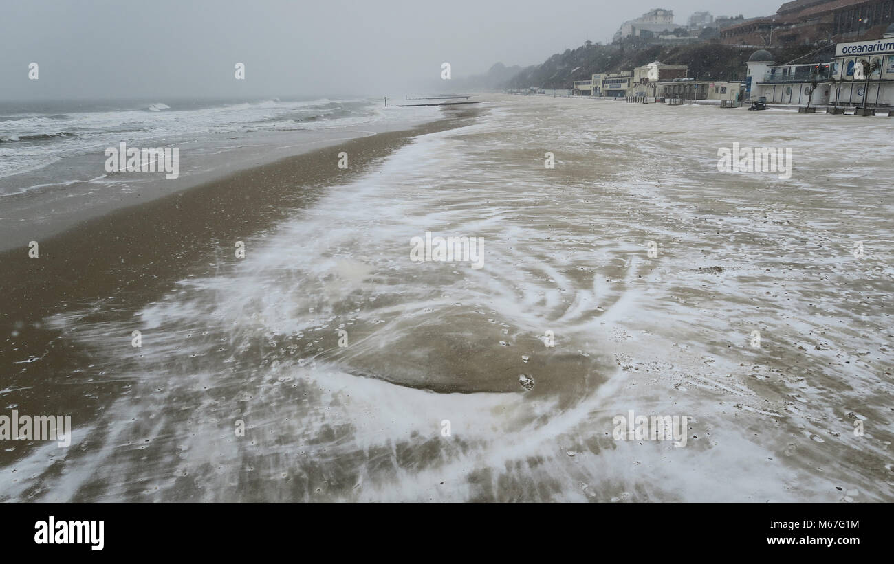 Surfeur des Neiges - La plage de Bournemouth 01 Mars 2018 Banque D'Images