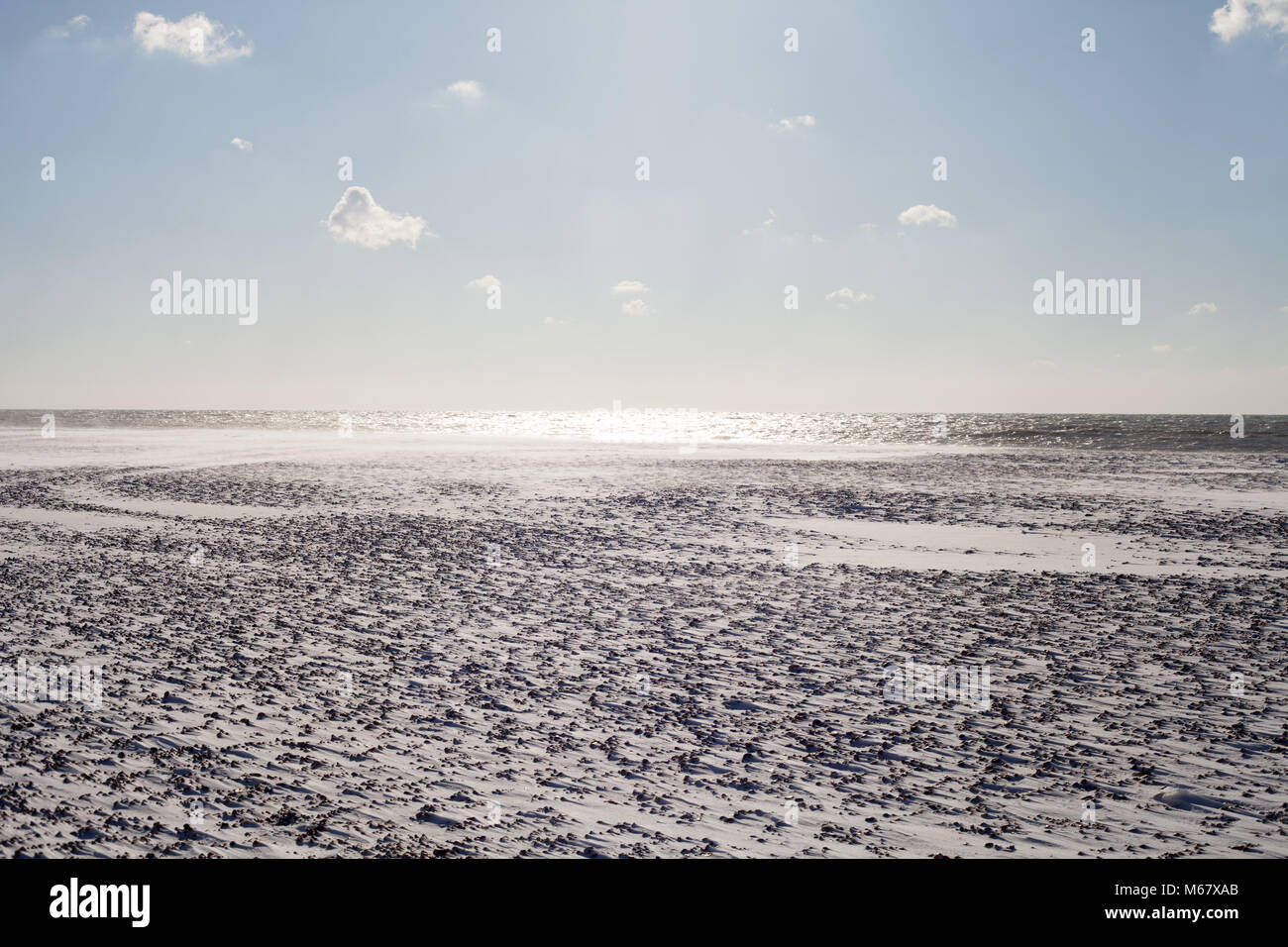 Conditions de Blizzard sur la plage de galets à Hastings, East Sussex, UK Banque D'Images