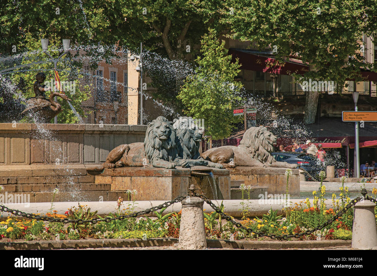 Close-up du rond-point et la fontaine à Aix-en-Provence, une ville animée dans la campagne française. Région de la Provence, dans le sud-est de la France. Banque D'Images