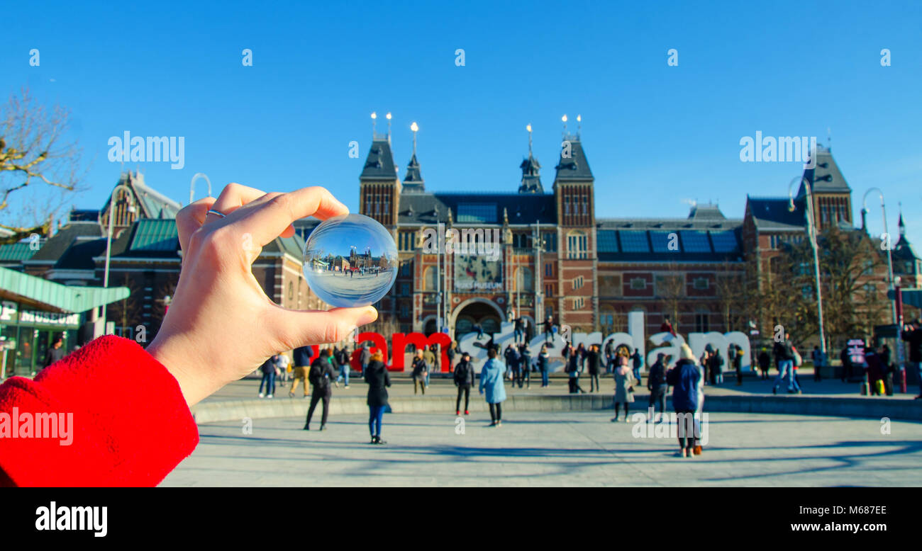 Amsterdam en bille de verre à la main. Banque D'Images