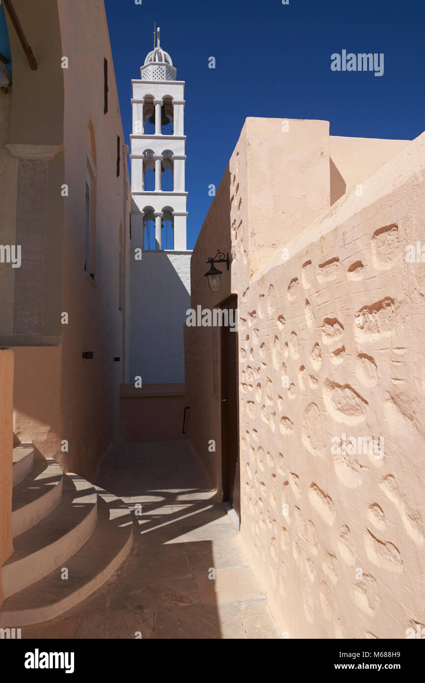 St George's Cathedral sur la ville de Ano Syros, Syros (aka Siros ou Syra), Cyclades, en Grèce. Banque D'Images