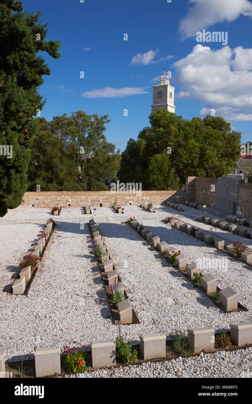 La Syra New British Cemetery, Ermoupoli, Syros (aka Siros ou Syra), Cyclades, en Grèce, est maintenue par la Commonwealth War Graves Commission. Banque D'Images