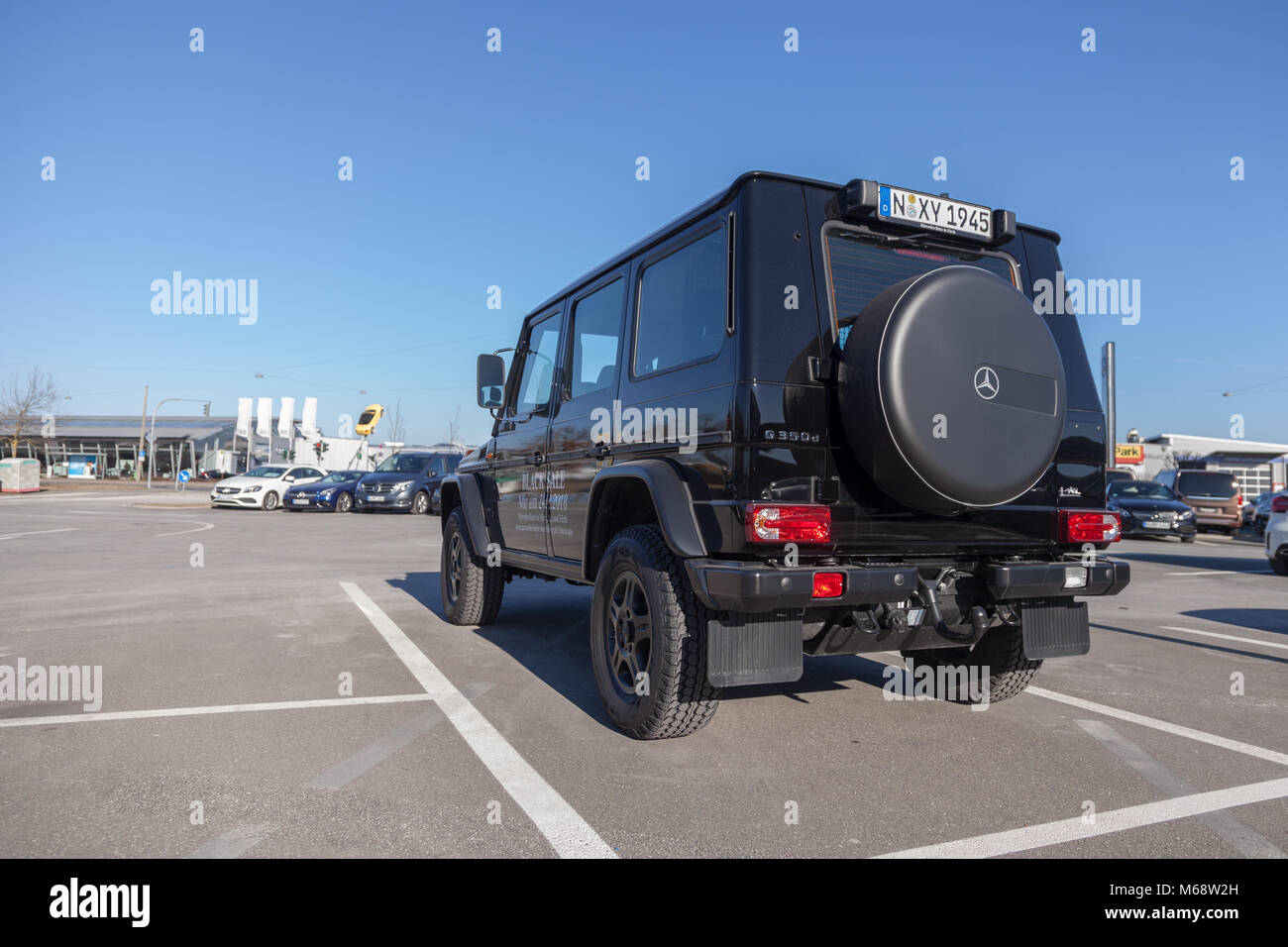 FUERTH / ALLEMAGNE - 25 février 2018 : Mercedes-Benz symbole sur une voiture. Mercedes-Benz est une marque automobile mondial et une division de la société allemande Banque D'Images