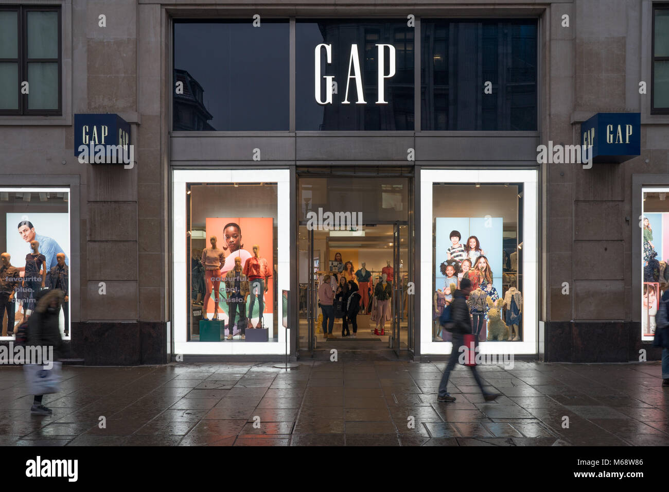 À la suite de l'annonce de deux négociants se retirer des affaires, il y a des craintes pour les autres. Une vue de détail vide dans Oxford Street à Londres. Banque D'Images