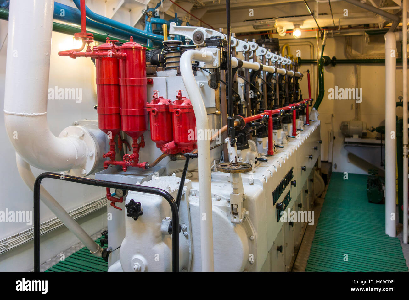 6 cylindres 510 hp moteur en salle des machines du chalutier Islande dernière Amandine, bateau de pêche rénové sert maintenant de musée à Ostende, Belgique Banque D'Images